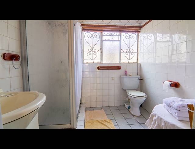 7 BEDROOM FREEHOLD FOR SALE IN DIE HOEWES